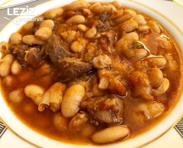 Etli Kuru Fasulye (Düdüklü Tencerede)