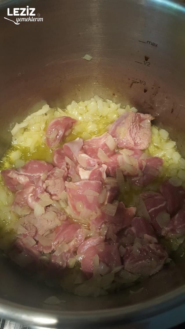 Etli Kuru Fasulye (Düdüklü Tencerede)