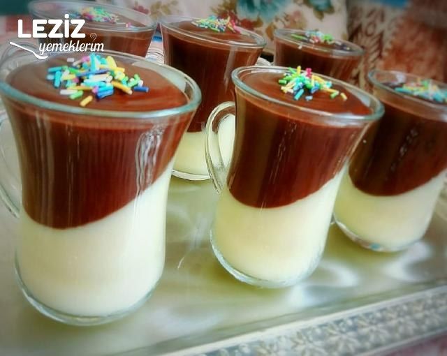 Bardakta İki Renkli Muhallebi