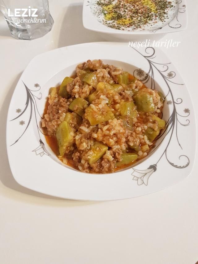 Kıymalı Pirinçli Kabak Yemegi