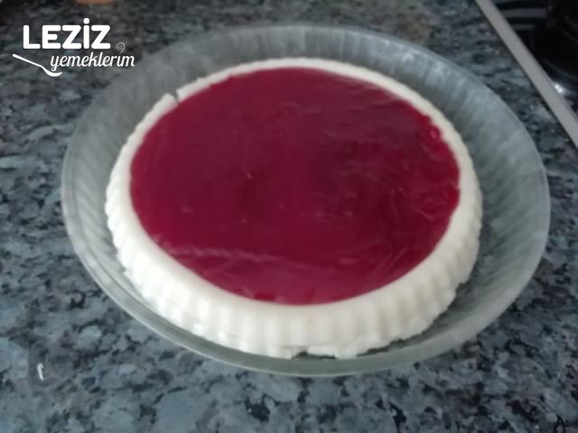 Vişne Soslu Tatlı