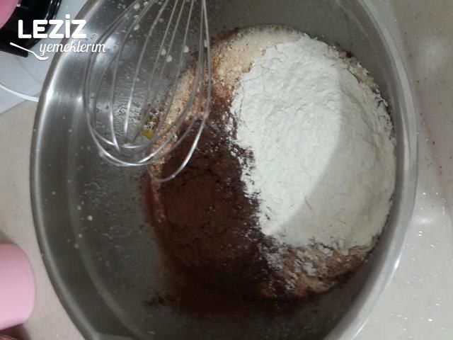 Kivili Tereyağlı Islak Kek