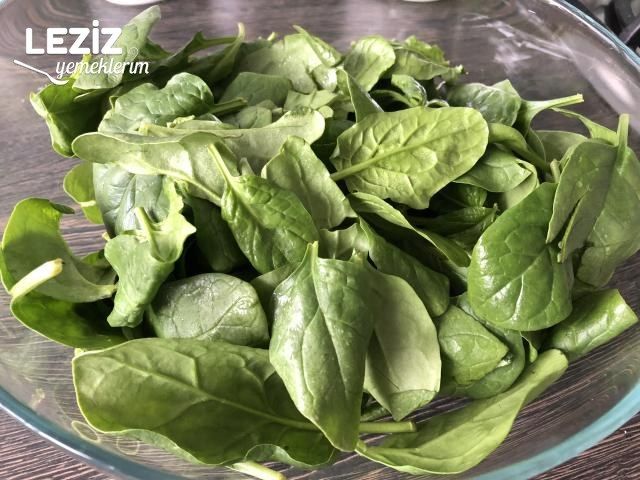 Füme Somonlu Ispanak Salatası