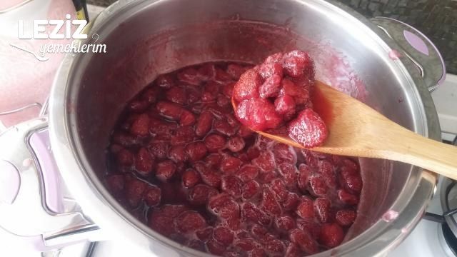 Tam Ölçüsüyle Nefis Çilek Reçeli Tarifi