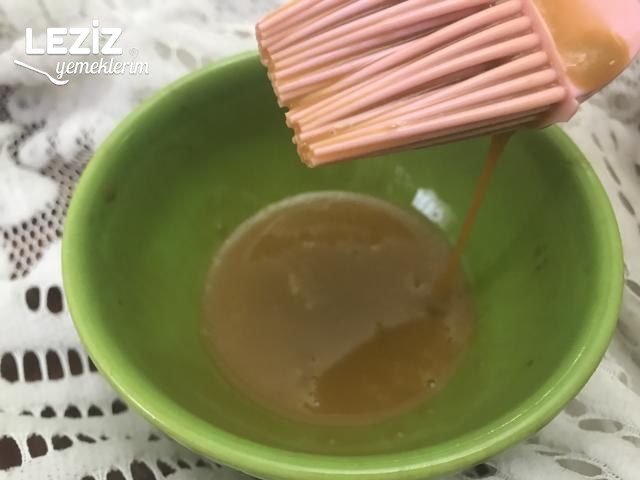 Poğaçalar İçin Yalancı Pekmez Aroması