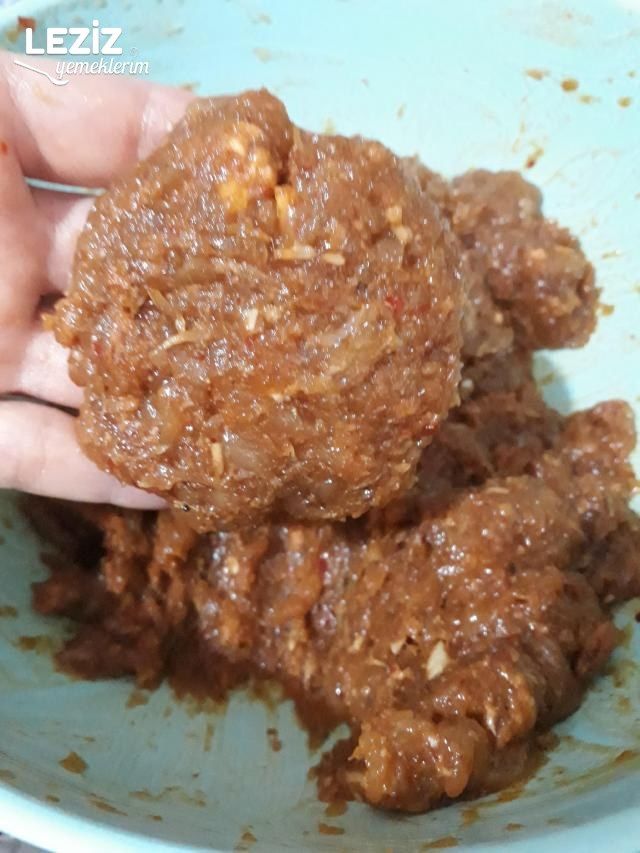 Tavuk Kıymasından Mangal Tadında Köfte