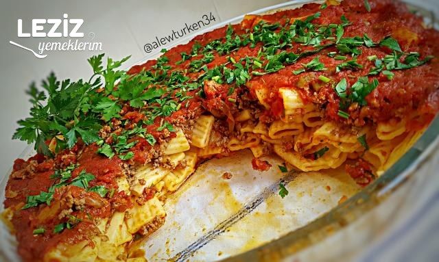Harika Kıymalı Domates Soslu Fırın Makarna (Mutlaka Deneyin)