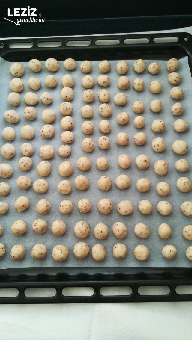 Kavrulmuş Susamlı Fındıklı Kurabiye