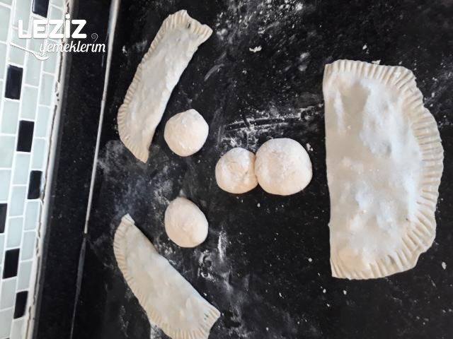 Peynirli Ispanaklı Gözleme Börek