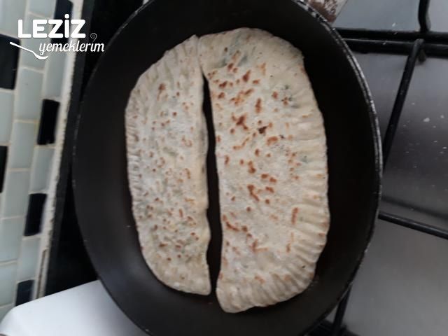 Peynirli Ispanaklı Gözleme Börek