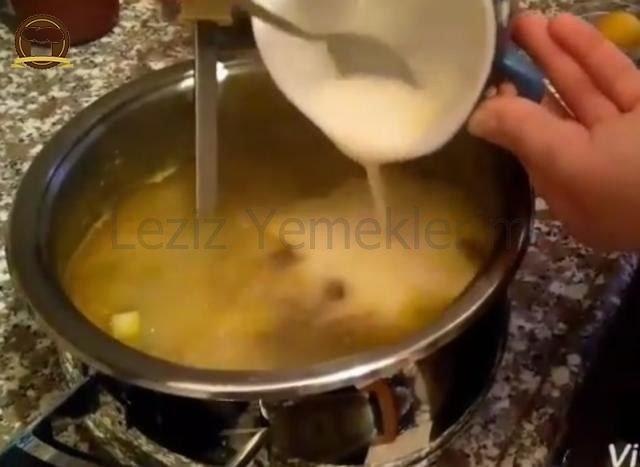 Misket Köfte Çorbası (Supa Topçeta)