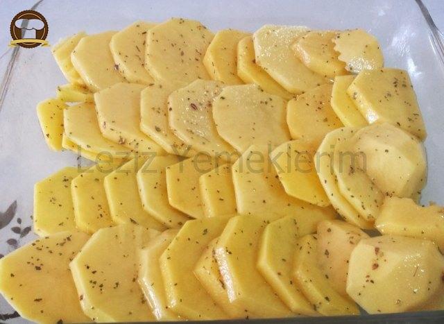 Beşamel Soslu Patatesli Tavuk