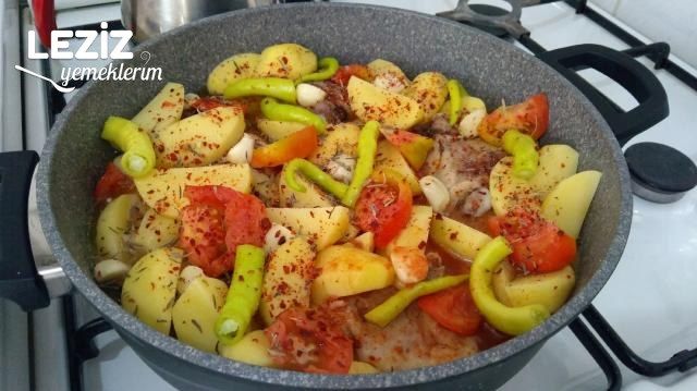 Tencerede Tavuk Yemeği