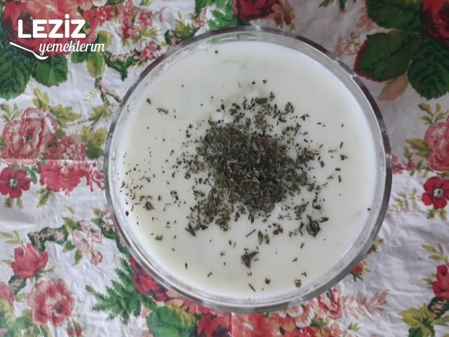 Sarımsaklı Cacık