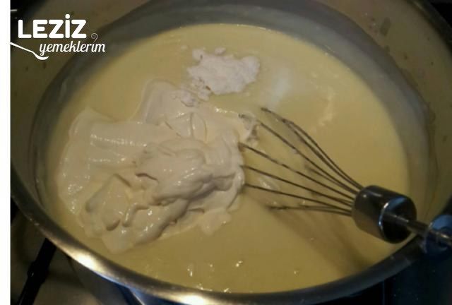 Müthiş Kremasıyla Kedidili Ekler Pasta