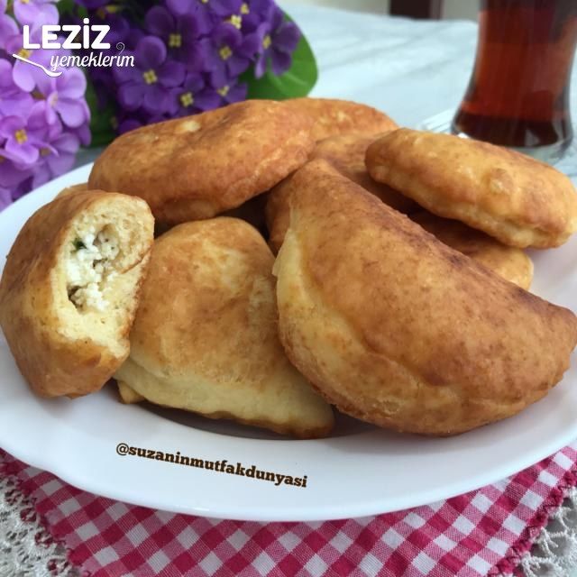 Peynirli Puf Böreği