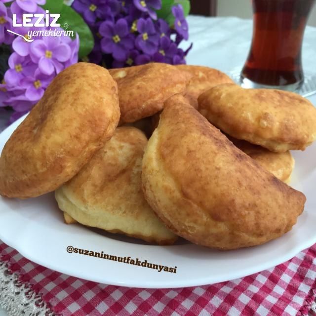Peynirli Puf Böreği