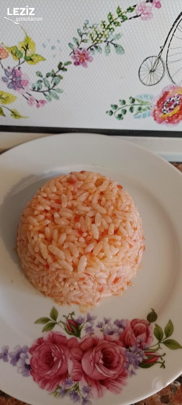 Domatesli Pilav Tarifi, Domatesli Pilav Nasıl Yapılır