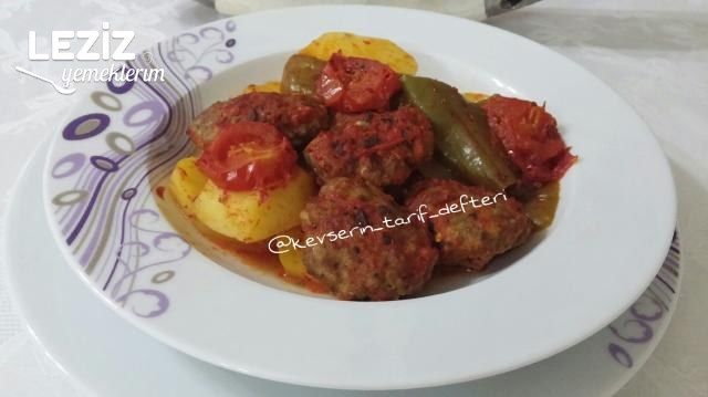 Tencerede Pratik Köfte Patates Yemeği