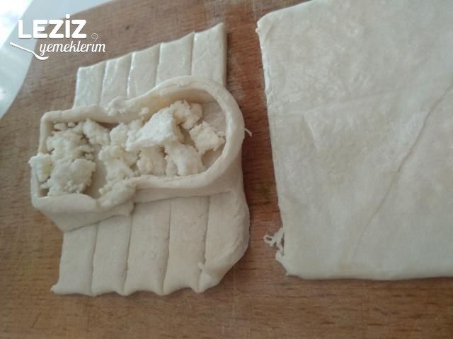 Çok Pratik Milföylü Örgü Börek