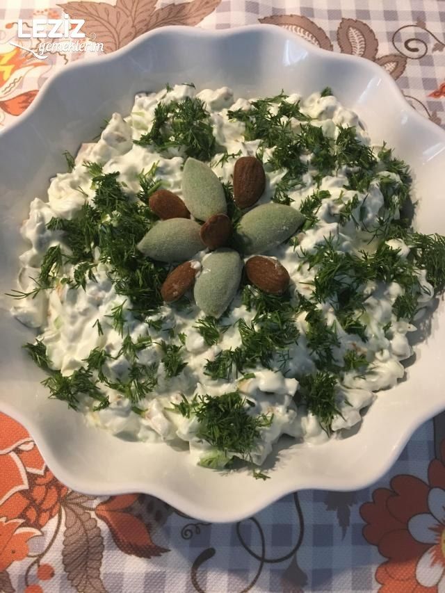 Yoğurtlu Çağla Badem Salatası
