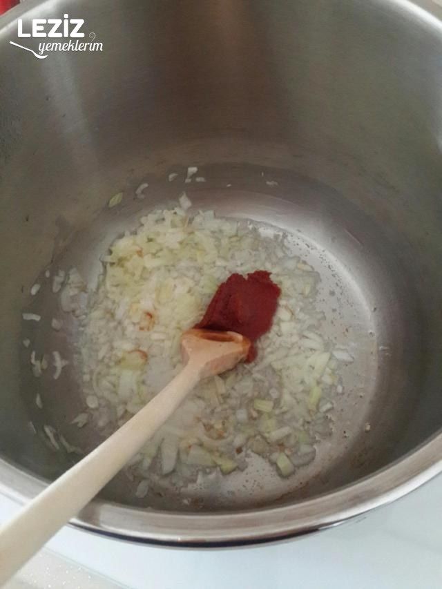 Kuşbaşılı Kuru Bamya Çorbası