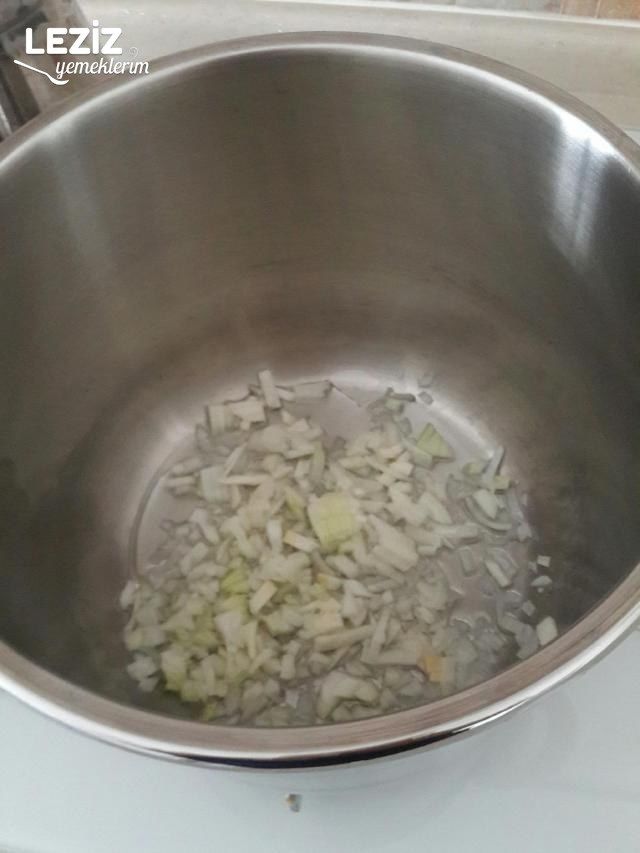 Kuşbaşılı Kuru Bamya Çorbası