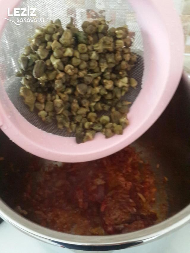 Kuşbaşılı Kuru Bamya Çorbası