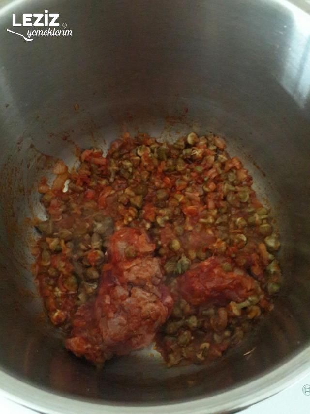 Kuşbaşılı Kuru Bamya Çorbası