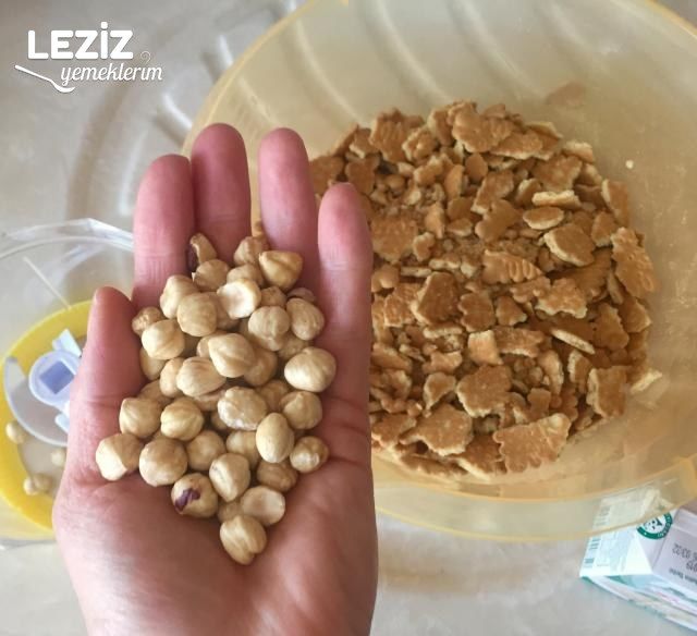 Kolay Mozaik Pasta Yapımı