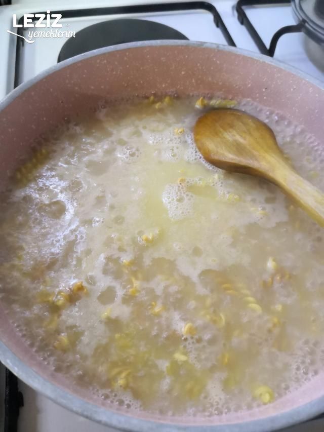 Tereyağlı Demleme Makarna (Püf Noktaları İle)