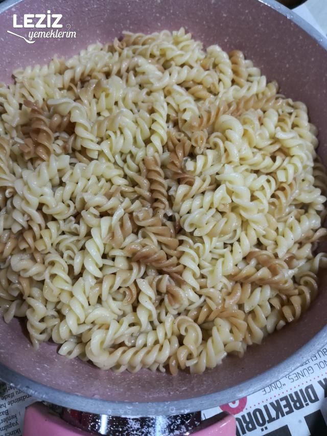 Tereyağlı Demleme Makarna (Püf Noktaları İle)