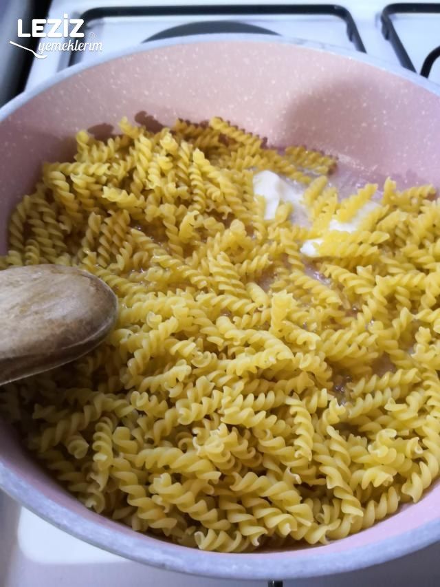 Tereyağlı Demleme Makarna (Püf Noktaları İle)
