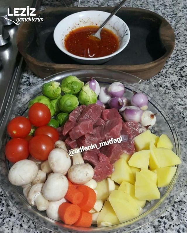 Bol Sebzeli Etli Karışık Tava (Kerpiç Kapta)
