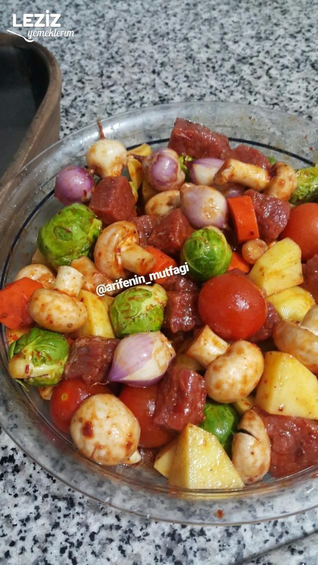 Bol Sebzeli Etli Karışık Tava (Kerpiç Kapta)