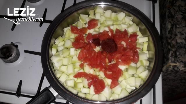 Zeytinyağlı Yeşil Kabak Kavurması