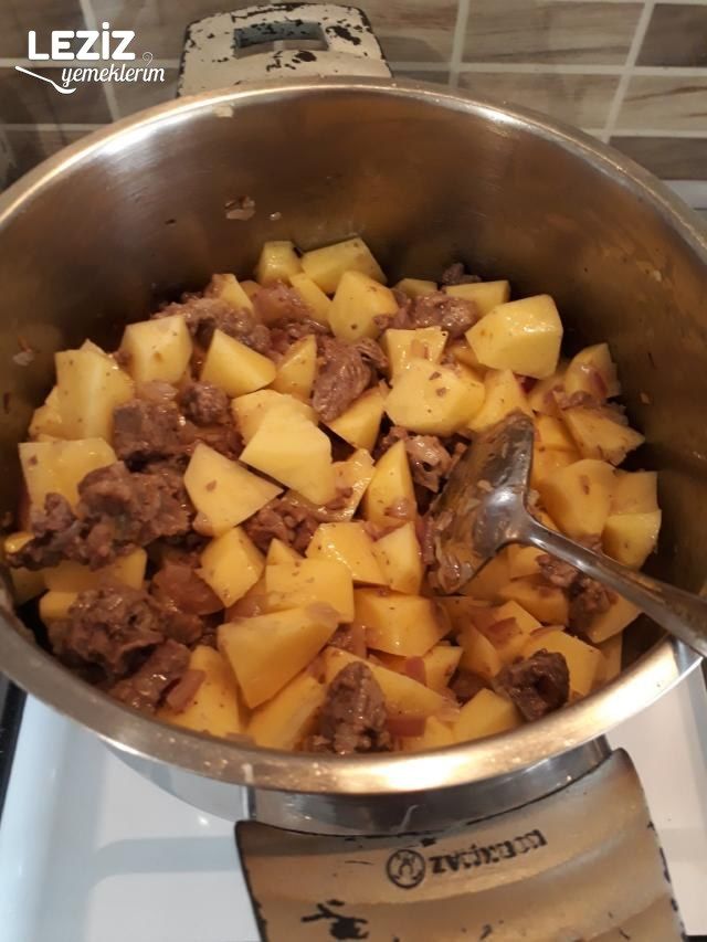 Nefis Etli Patates Yemeği