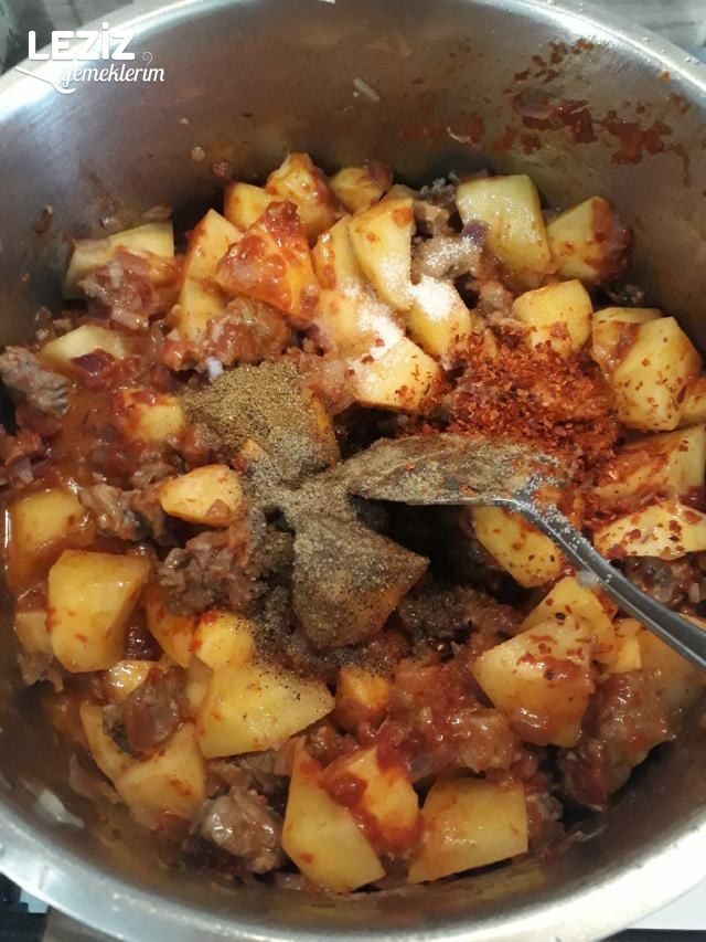Nefis Etli Patates Yemeği