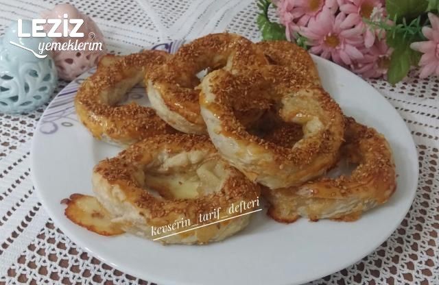 Çıtır Çıtır Kaşarlı Milföy Simit