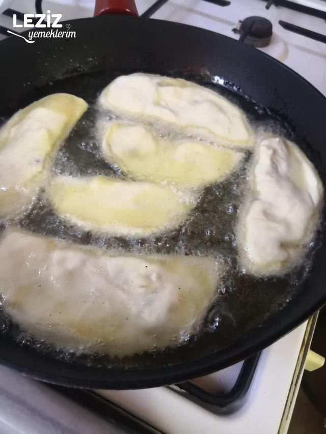 Patatesli El Açması Puf Böreği
