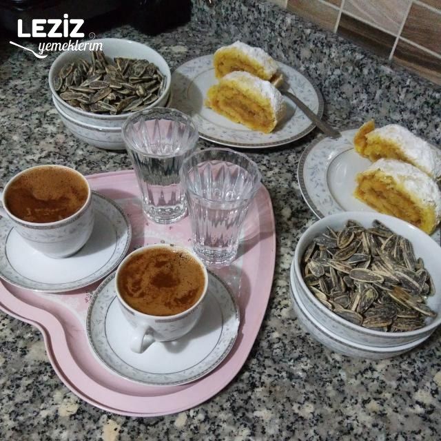 Elmalı Rulo Kek Tarifi