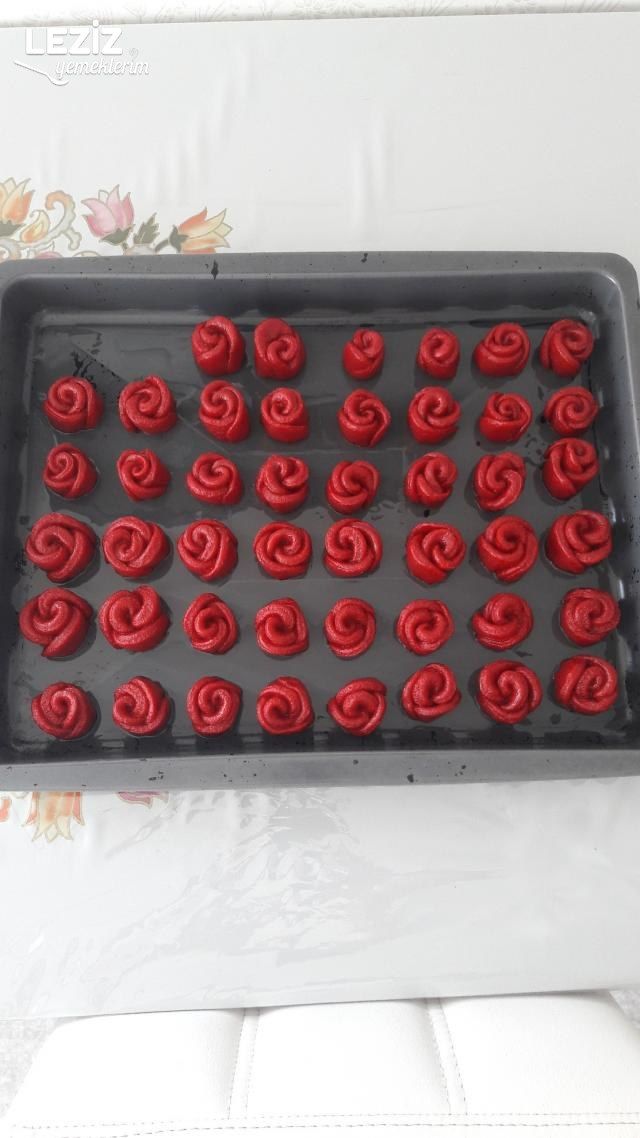 Kırmızı Gül Tatlısı