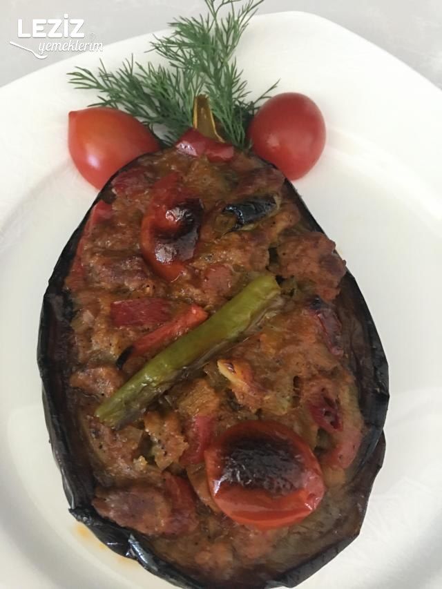 Patlıcan Yatağında Et Sote