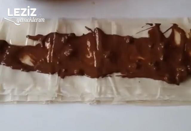 Çok Kolay Çikolatalı Rulo Kat
