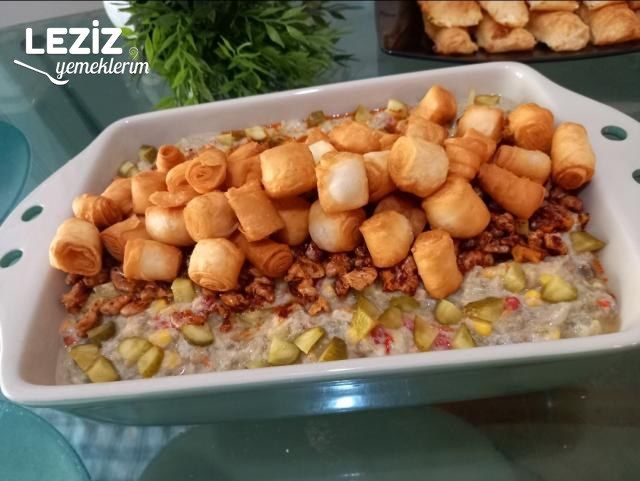 Çıtır Yufkalı Harika Salata