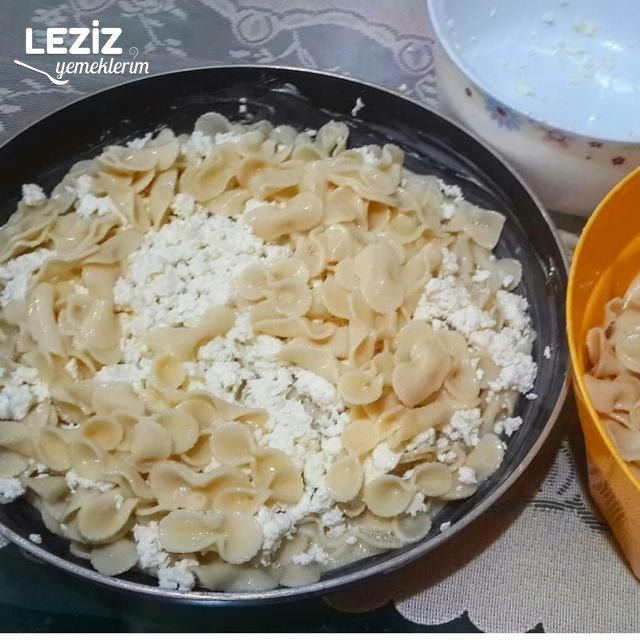 Tavada Nefis Makarnalı Börek (Su Böreği Tadında)