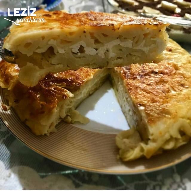 Tavada Nefis Makarnalı Börek (Su Böreği Tadında)