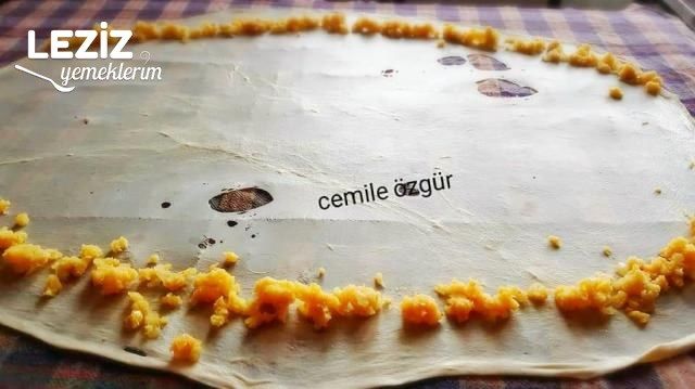 Mükemmel Sarıyer Böreği Tarifi (Patatesli)