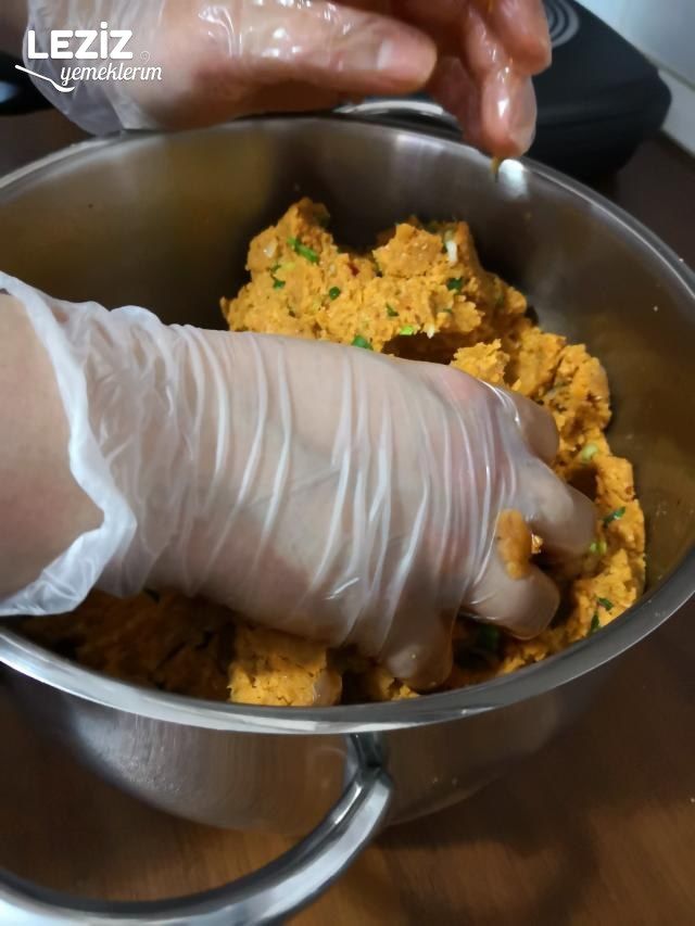 Mercimek Köftesi Tarifi (Aşama Aşama Detaylı Anlatım)