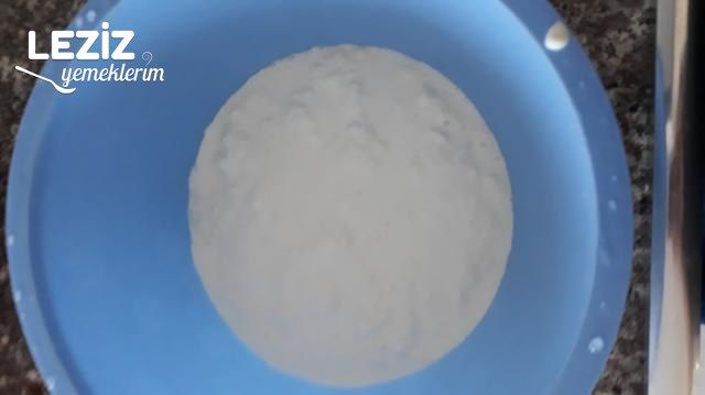 Süt Kaymağından Tereyağı Yapımı (Püf Noktaları İle)